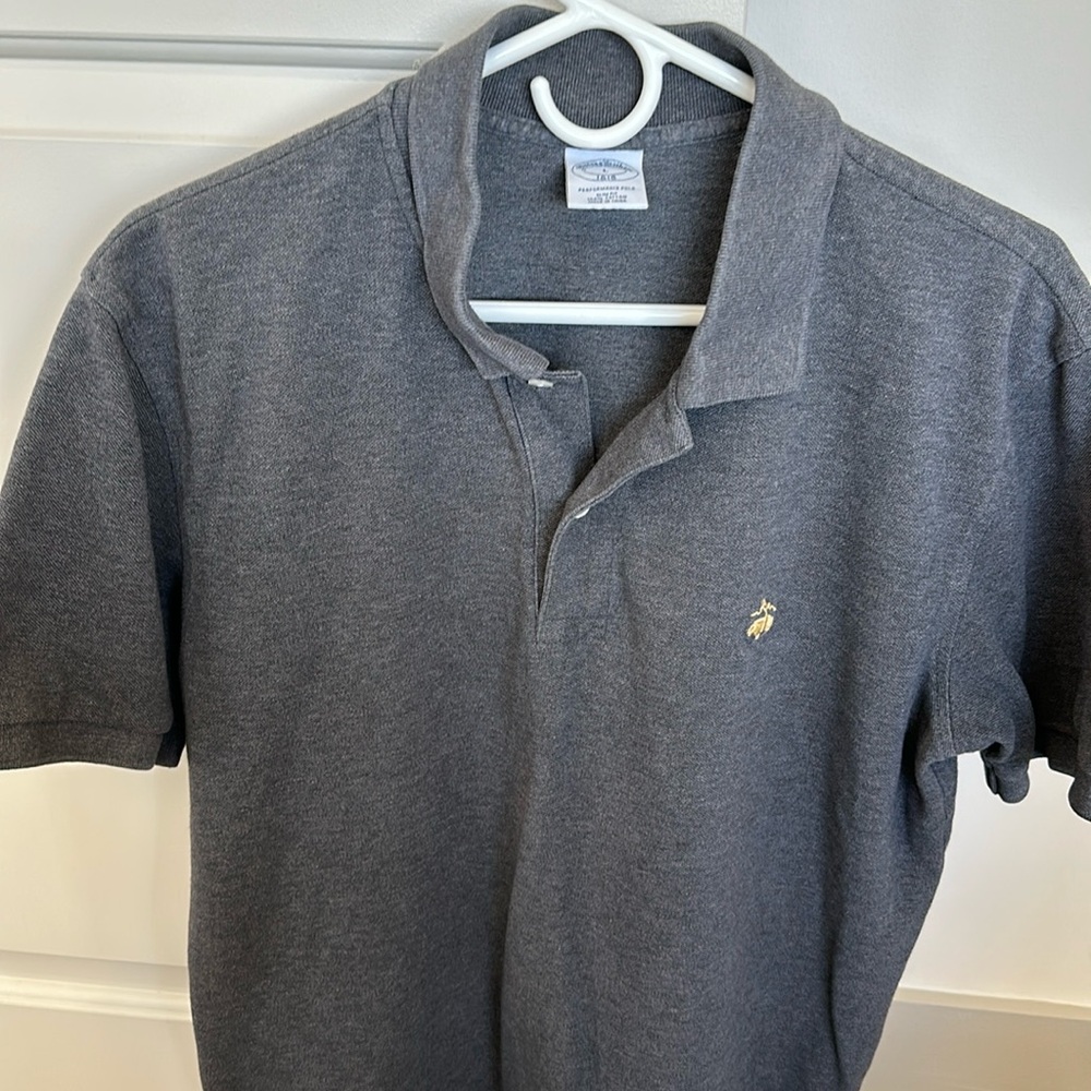 Brooks Brothers performance Polo in Slim fit in a medium gray